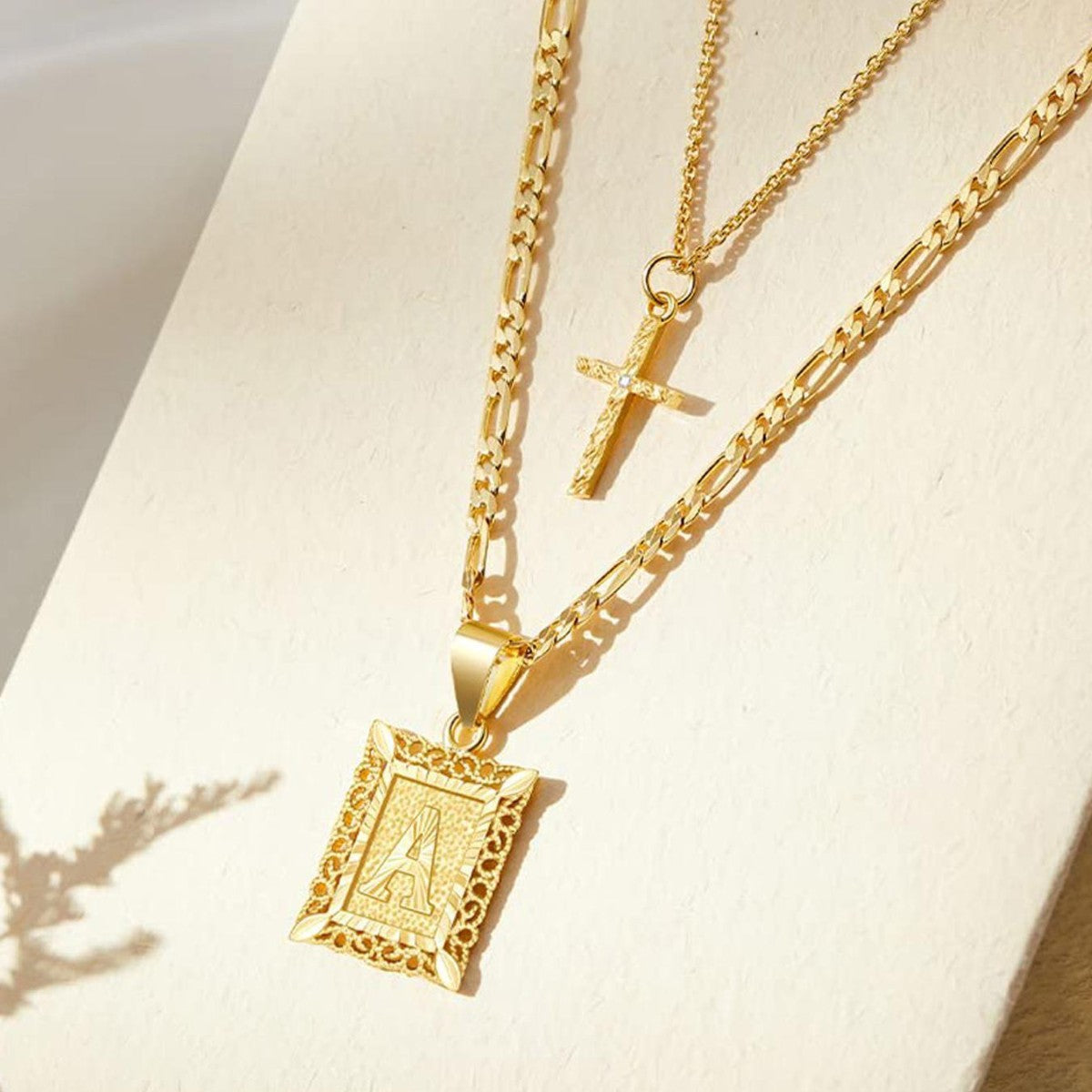 Duo colliers initiale et croix