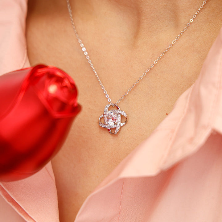 Rose Éternelle | Collier en argent sterling avec une boîte rose de luxe