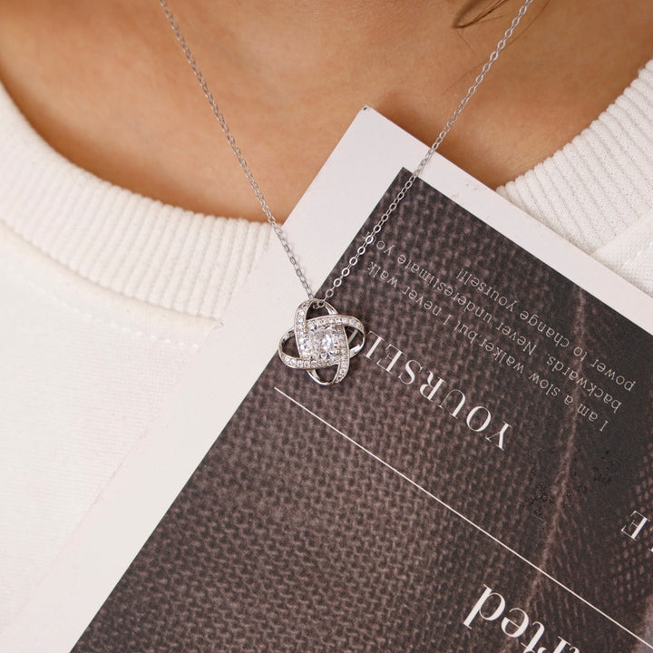 Rose Éternelle | Collier en argent sterling avec une boîte rose de luxe