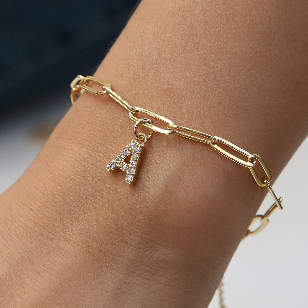 Bracelet initiale doré délicat