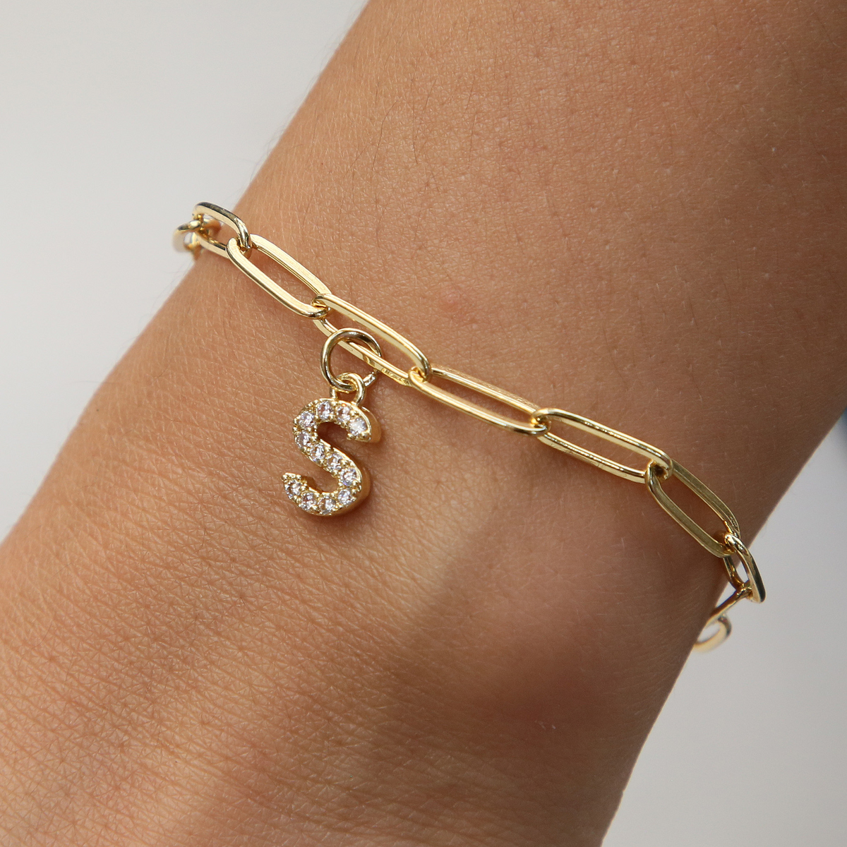 Bracelet initiale doré délicat