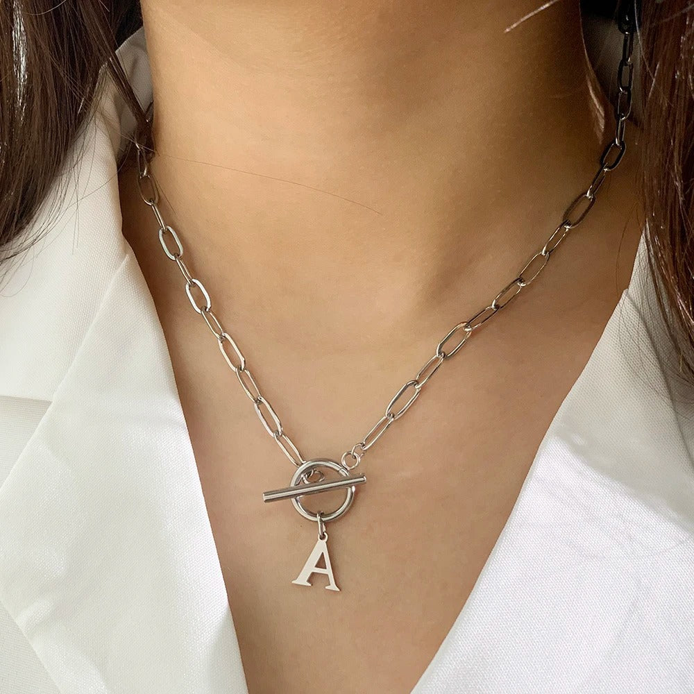 Collier initiale cercle et cadenas