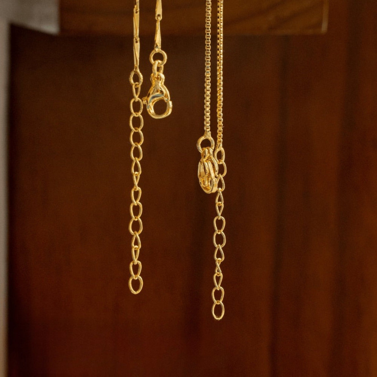 Collier initiale diamant doré