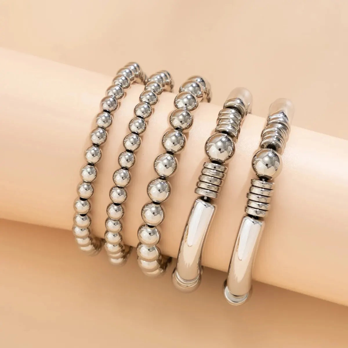 Set 5 bracelets de perles à superposer
