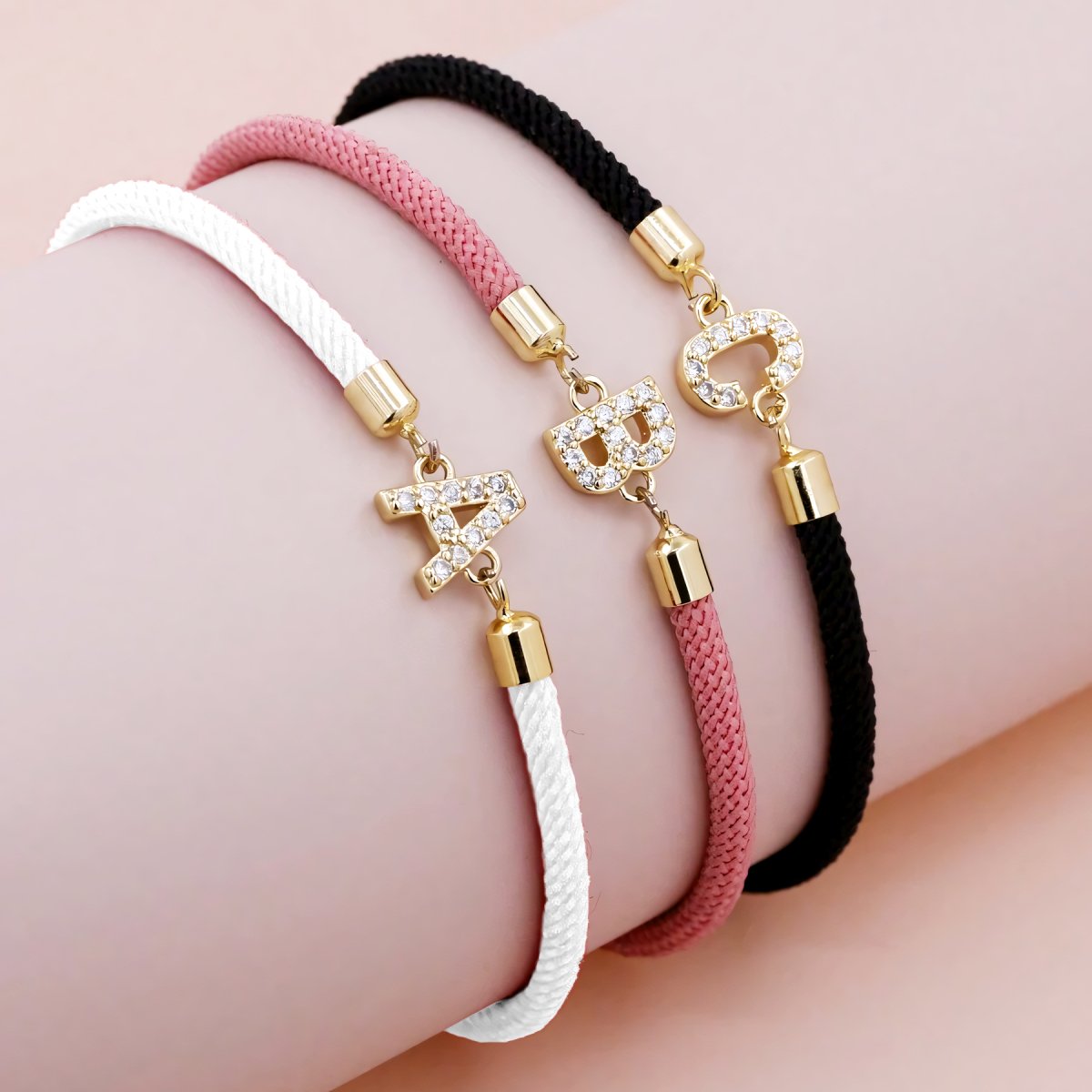 Bracelet cordon initiale ajustable
