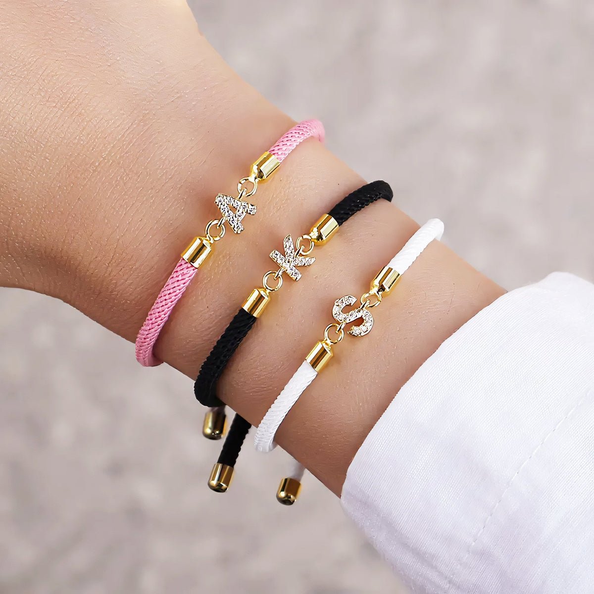 Bracelet cordon initiale ajustable