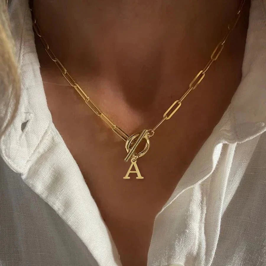 Collier initiale cercle et cadenas
